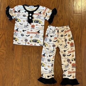 Magic Kingdom Boutique Halloweentown pajamas. Size 3T. EUC.